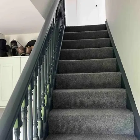 V93c9r0 Stone View Wonderful Spacious Two Bed Attic Private Entrance Private Bathroom With Kitchenette